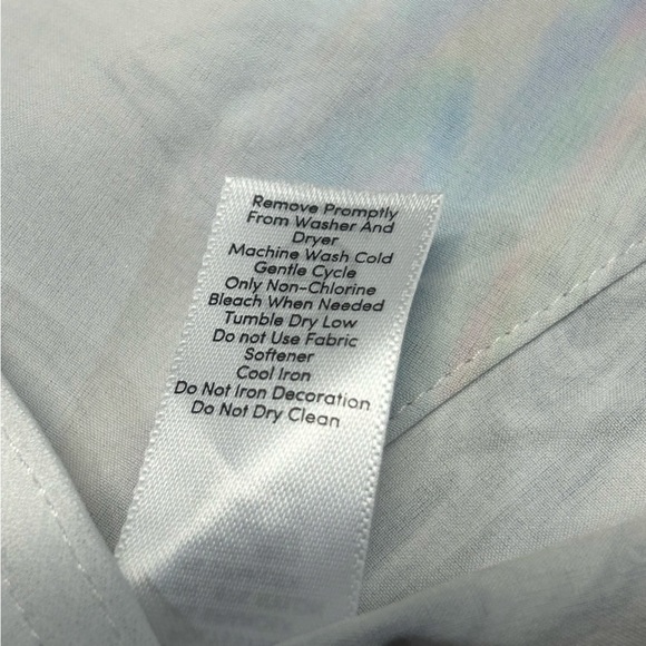 Athleta Mesh Racer Run Short in the "Iridescent Marble Glitch Rainbow" M - Picture 11 of 15